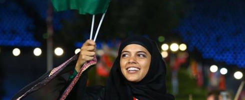 السعوديات متحمسات في مدارج الملاعب الرياضية لأول مرة